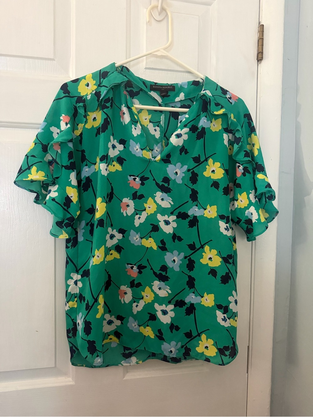 Banana Republic Green Floral Ruffle Sleeve Blouse Women’s Small